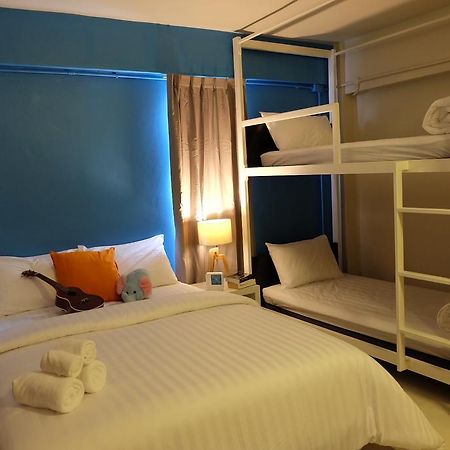 קראבי Oyes Hostel חדר תמונה