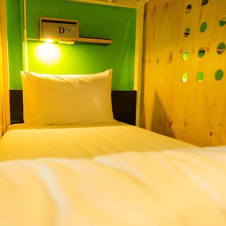 קראבי Oyes Hostel מראה חיצוני תמונה