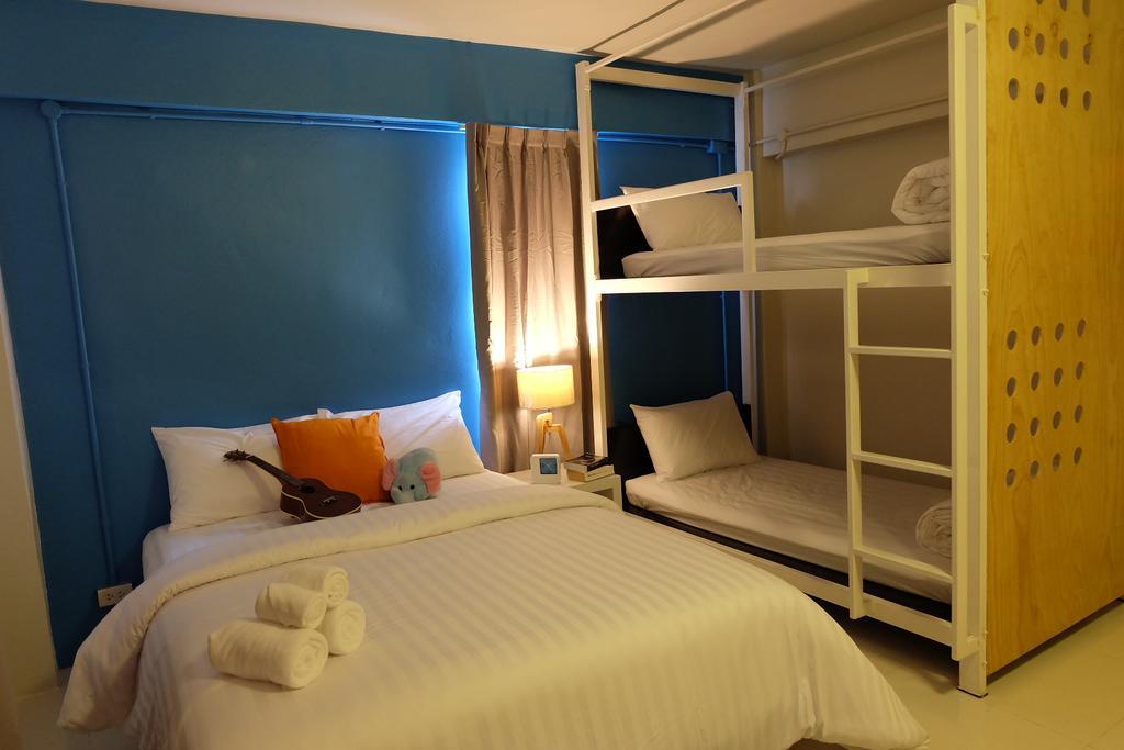 קראבי Oyes Hostel חדר תמונה