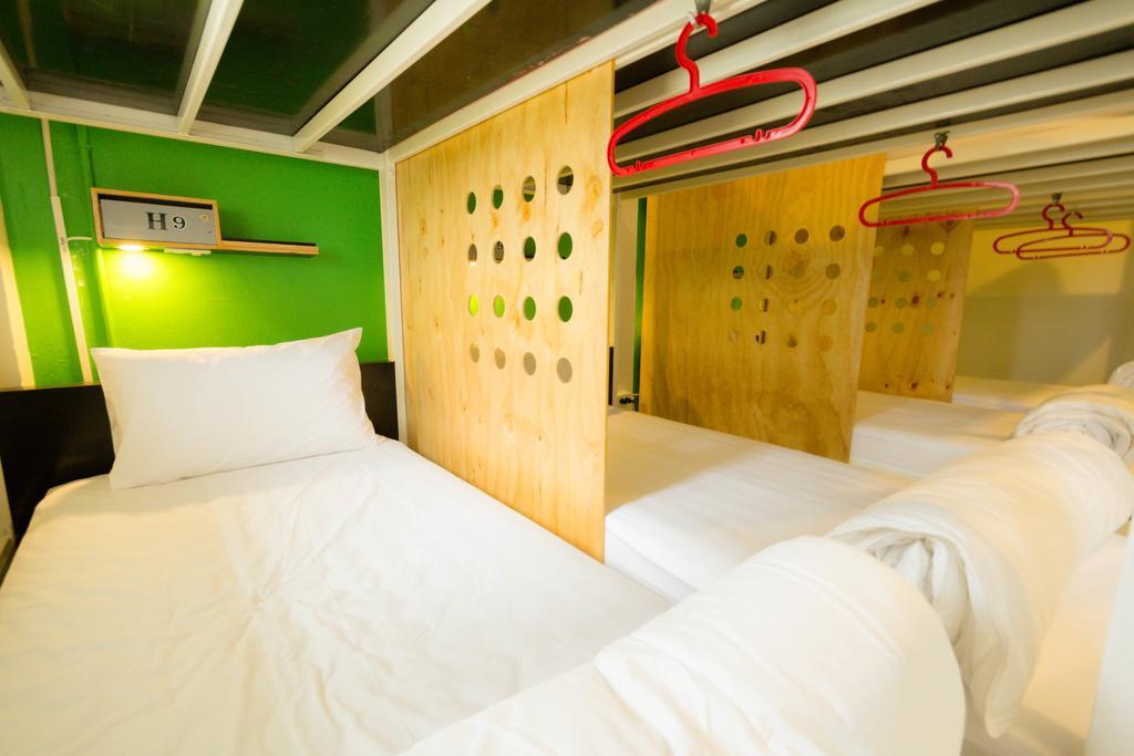 קראבי Oyes Hostel מראה חיצוני תמונה