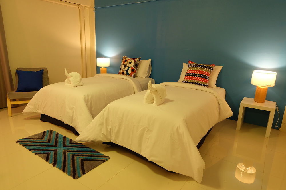 קראבי Oyes Hostel מראה חיצוני תמונה