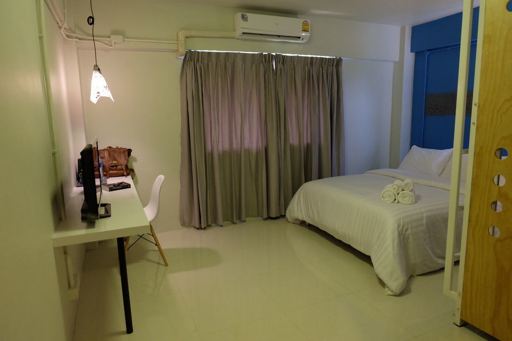 קראבי Oyes Hostel מראה חיצוני תמונה