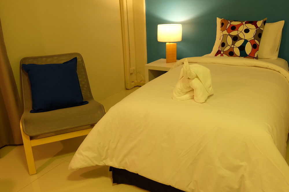 קראבי Oyes Hostel מראה חיצוני תמונה