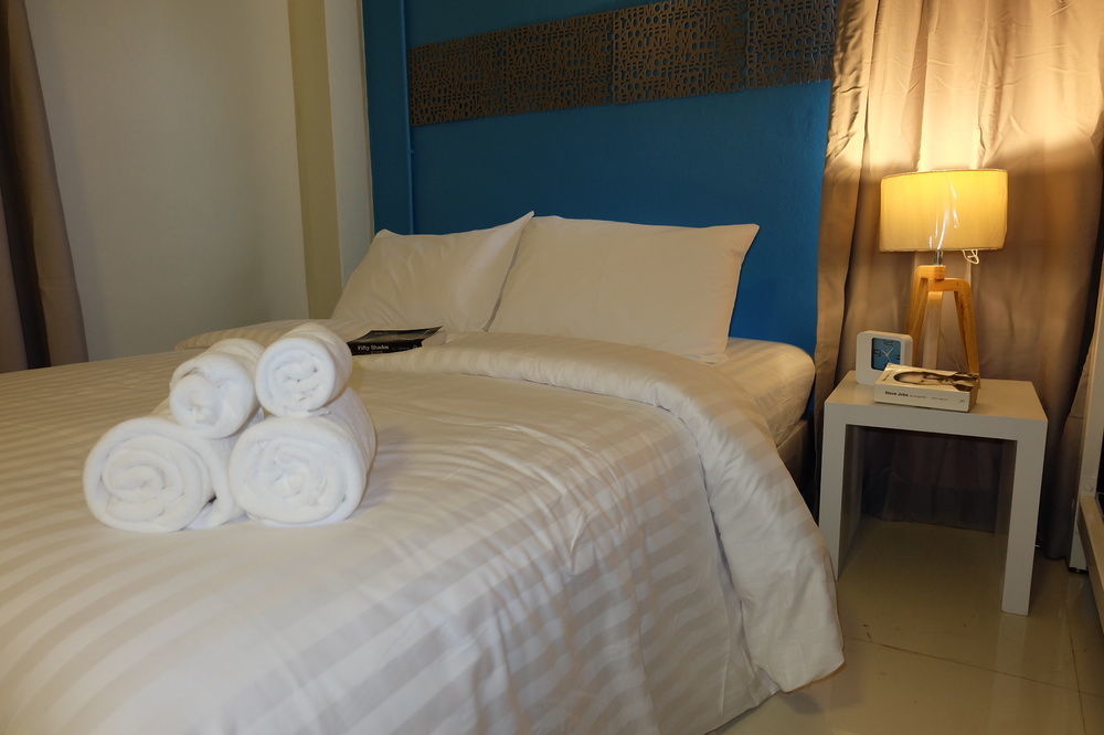 קראבי Oyes Hostel מראה חיצוני תמונה