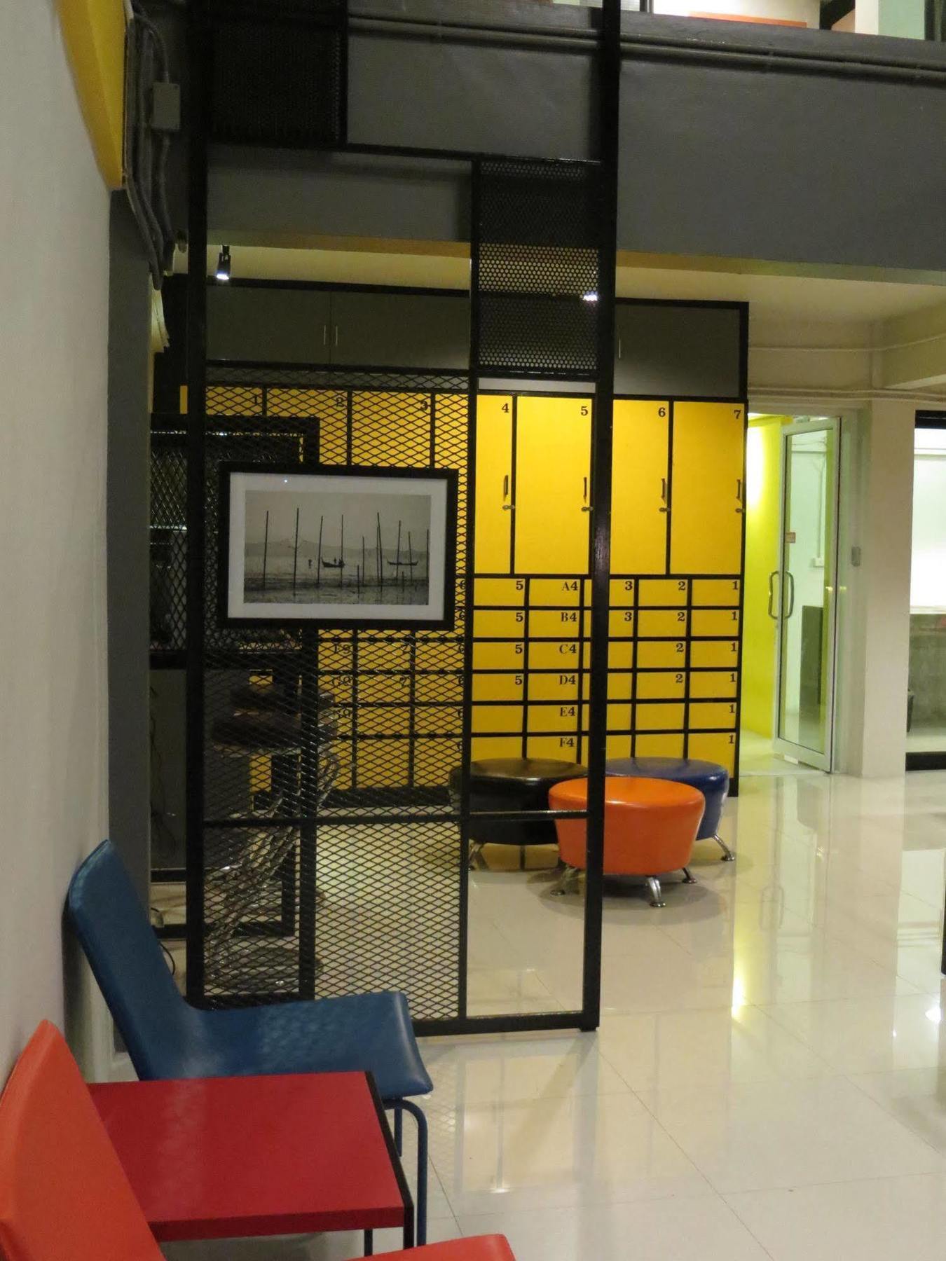 קראבי Oyes Hostel מראה חיצוני תמונה