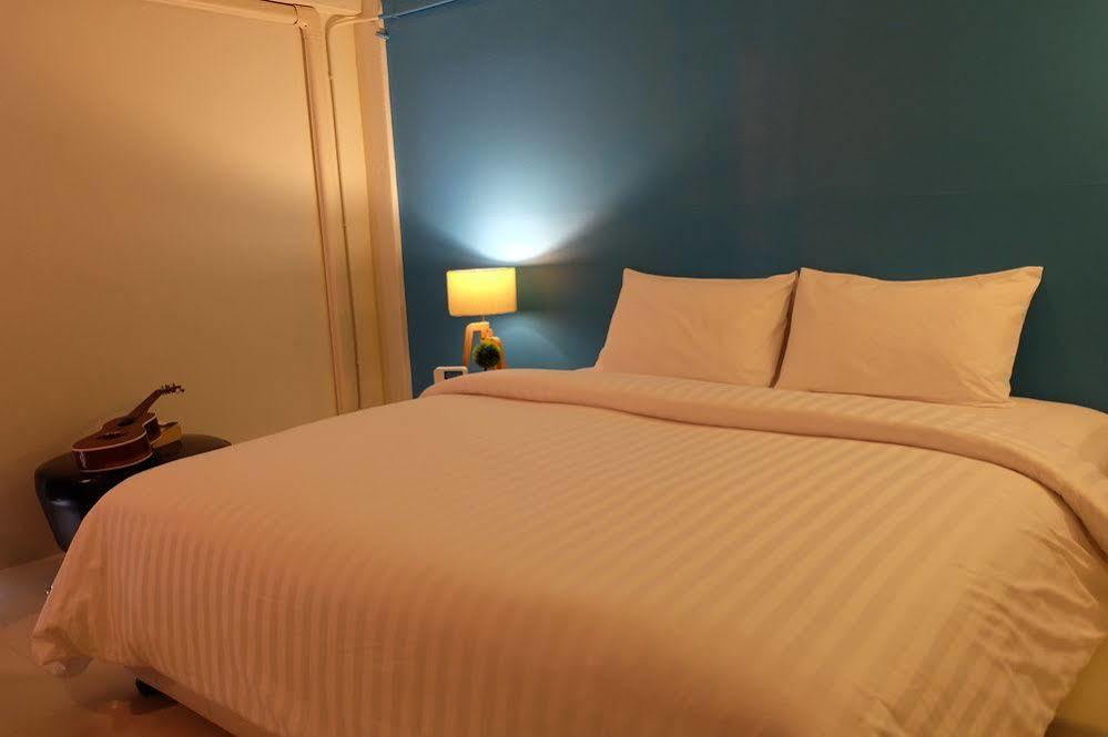 קראבי Oyes Hostel מראה חיצוני תמונה