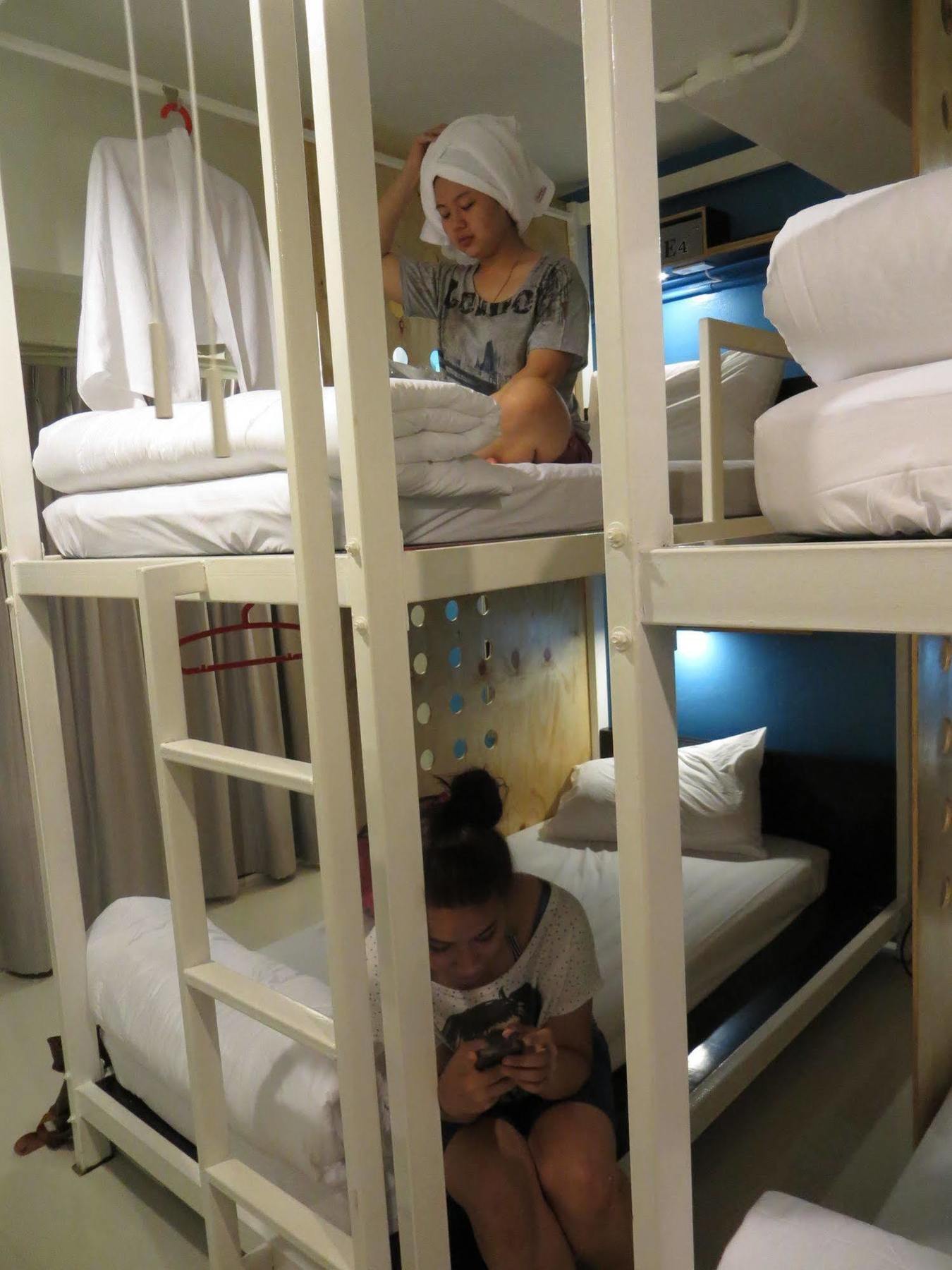 קראבי Oyes Hostel מראה חיצוני תמונה