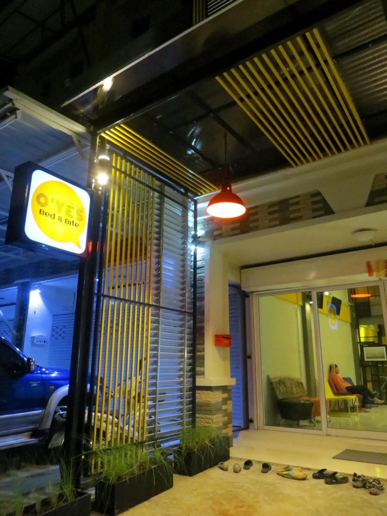 קראבי Oyes Hostel מראה חיצוני תמונה