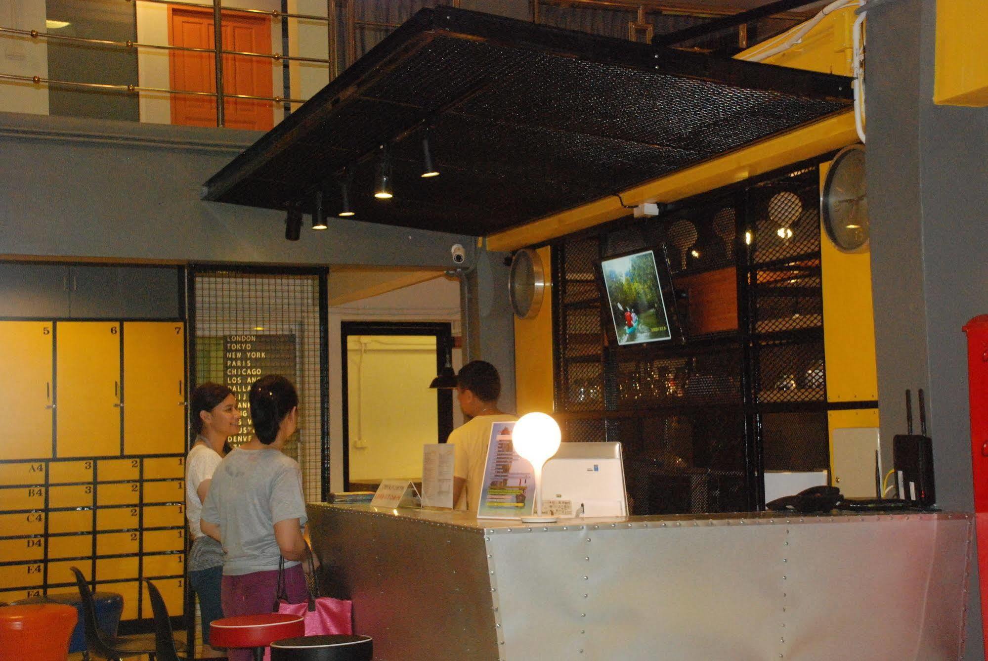 קראבי Oyes Hostel מראה חיצוני תמונה