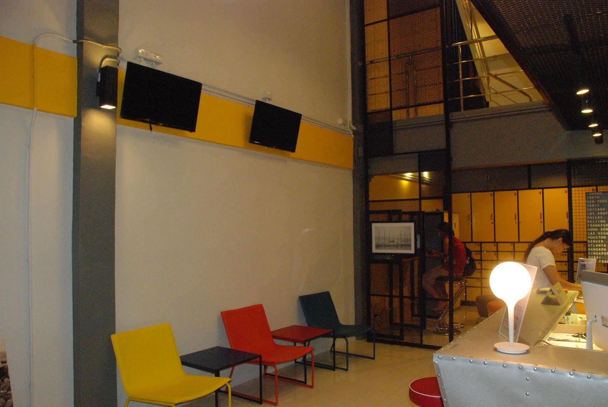 קראבי Oyes Hostel מראה חיצוני תמונה